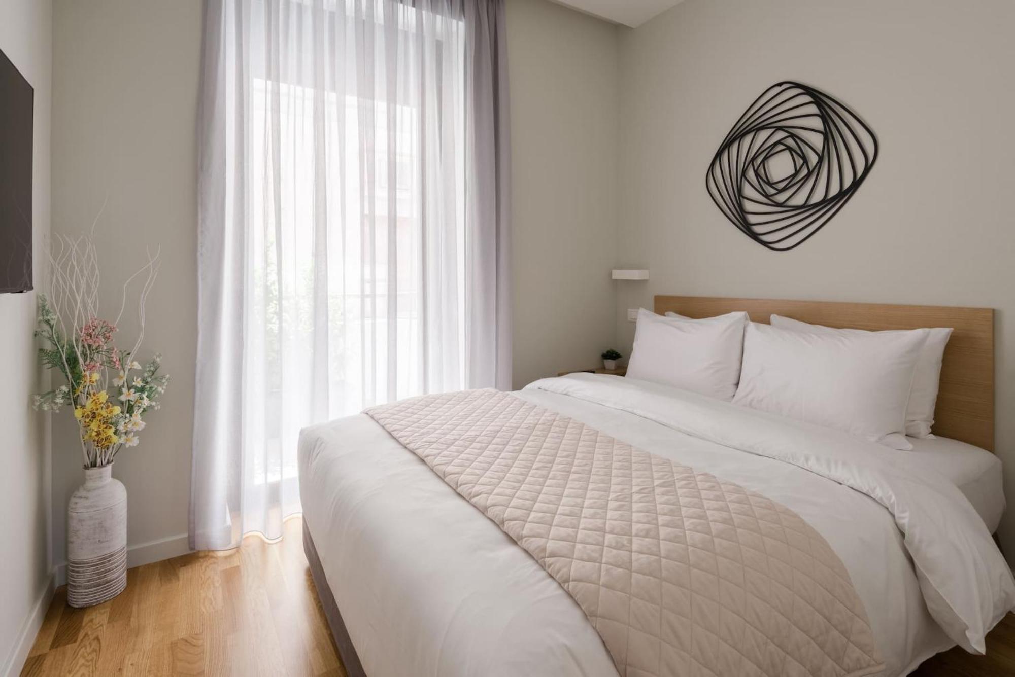 Urban Apt With Stunning Acropolis View & Roofdeck Atene Esterno foto