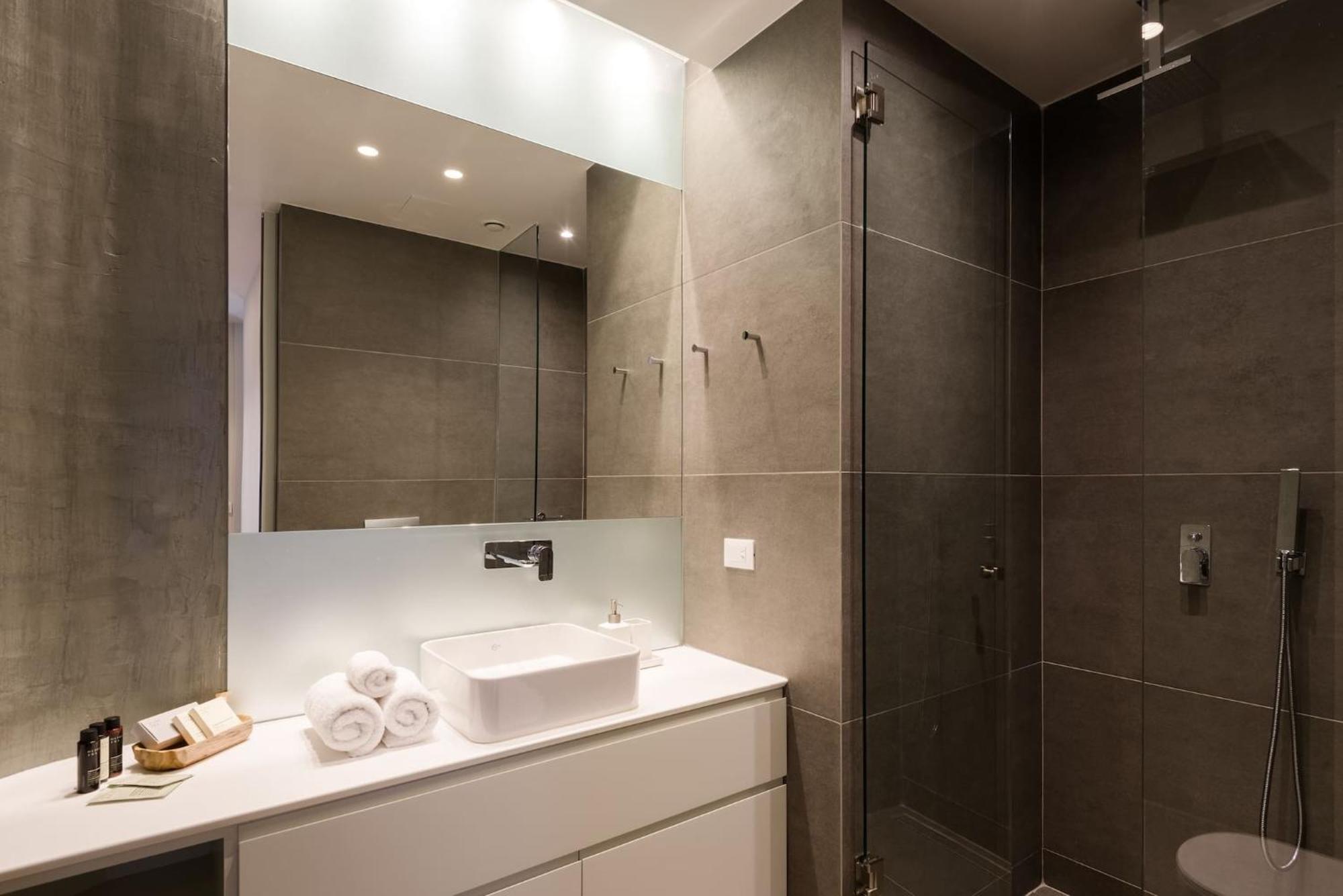 Urban Apt With Stunning Acropolis View & Roofdeck Atene Esterno foto